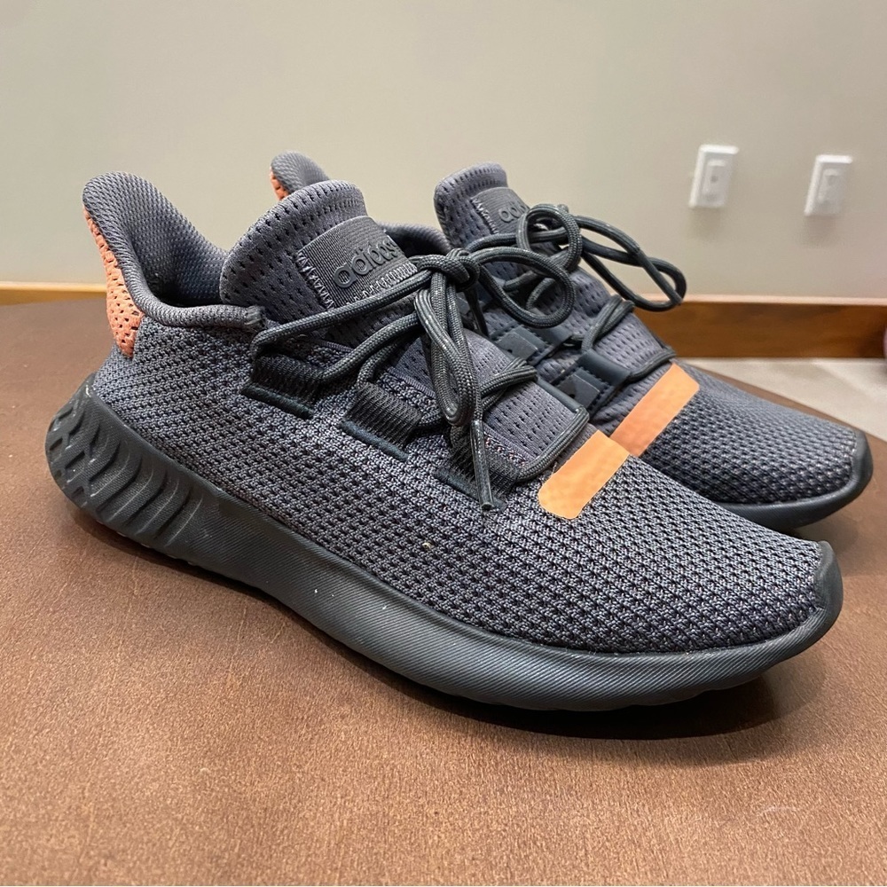 Adidas Original Women’s TUBULAR DUSK, Size 6